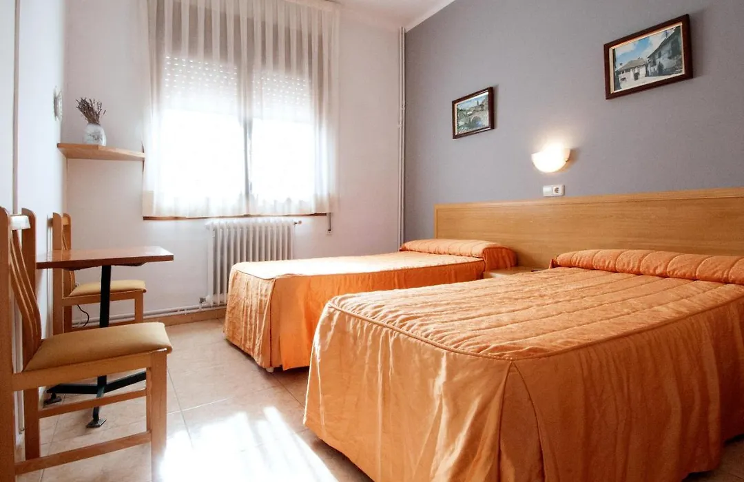 Hostal Montserrat-1