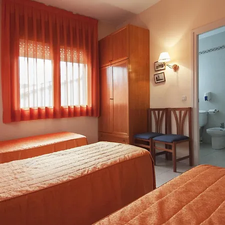 Hostal Montserrat-3